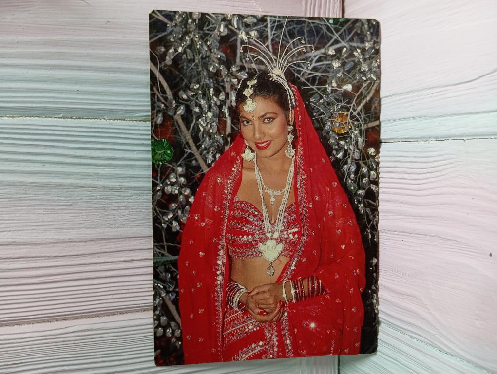 Kimi Katkar bollywood rare postcard