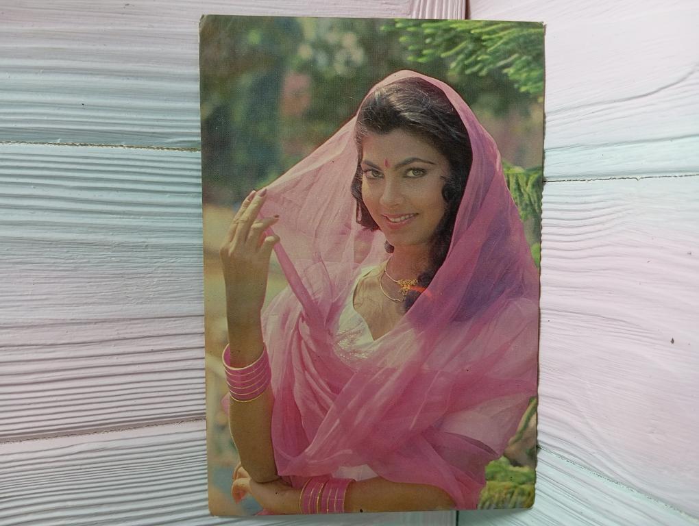 Kimi Katkar bollywood rare postcard