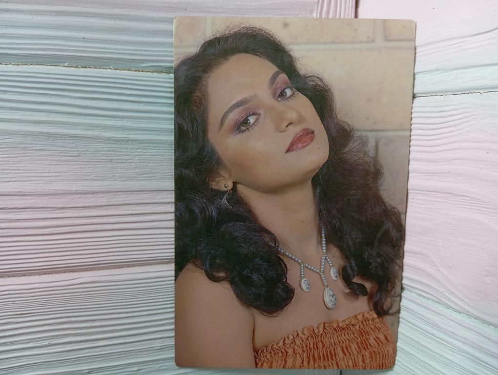 Madhavi bollywood rare postcard